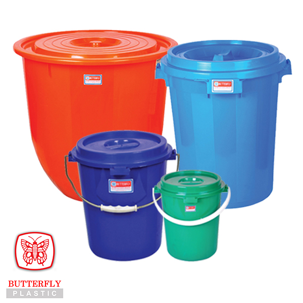 Plastic pails with cover in various sizes